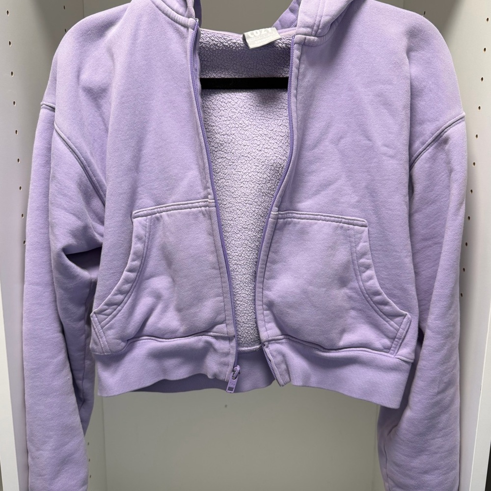 Aritzia cropped oversized purple zip up hoodie